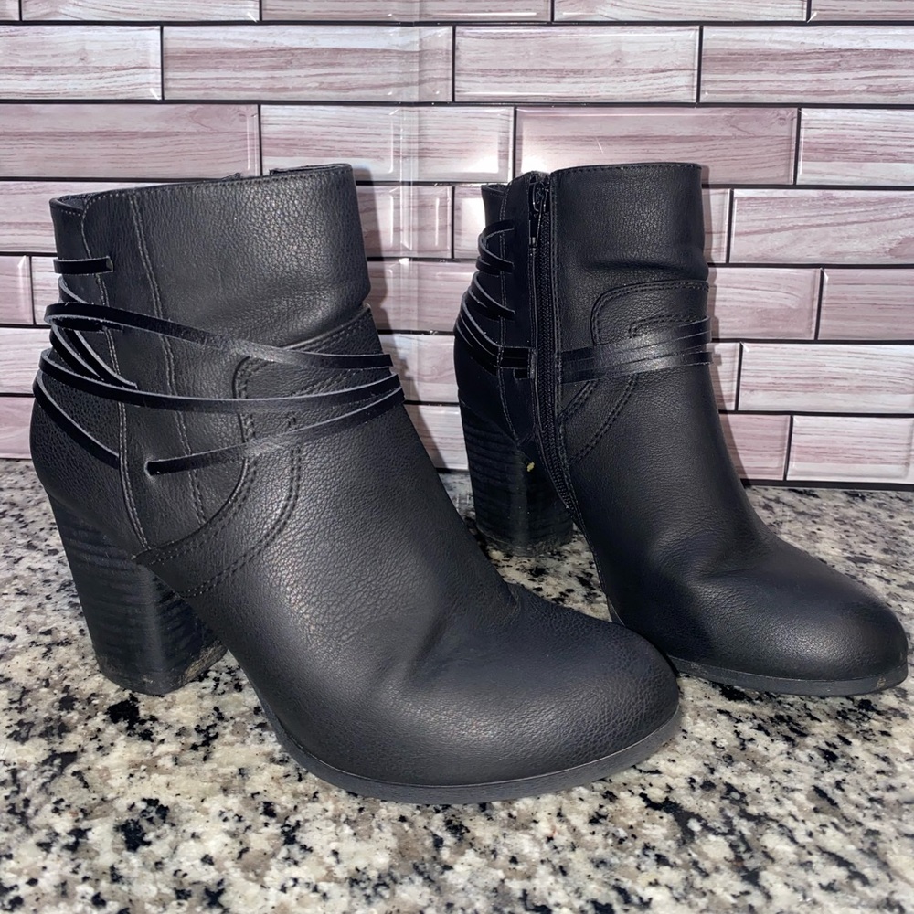 Madden Girl Denice Women Black Boots sizs 8.5 M